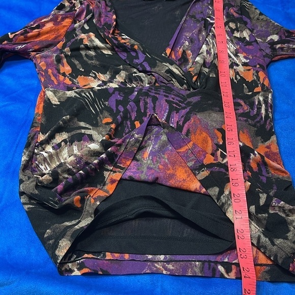 ⭐️ Tribal long-sleeve colorful top- size medium - Picture 6 of 7